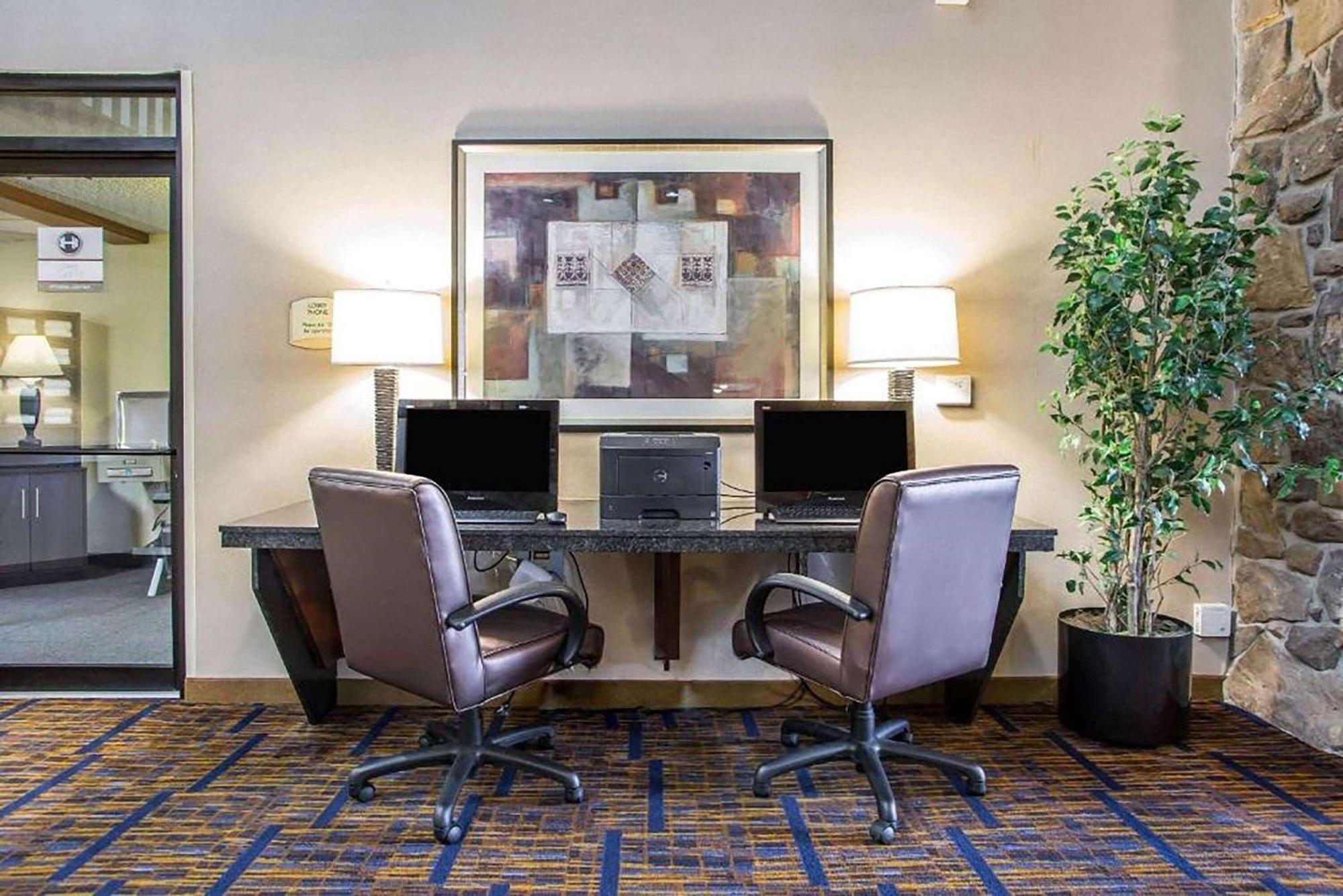 Howard Johnson By Wyndham Меррилвилл Экстерьер фото